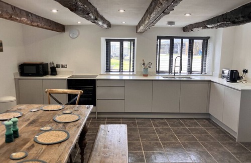 Bude House | Hunters Lodge - Marsland Manor