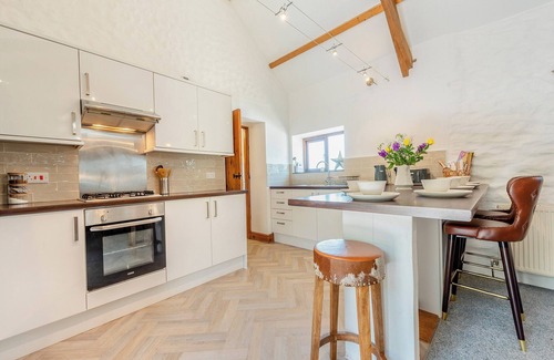 Hundleton Cottage | Hunters Lodge - UK41503
