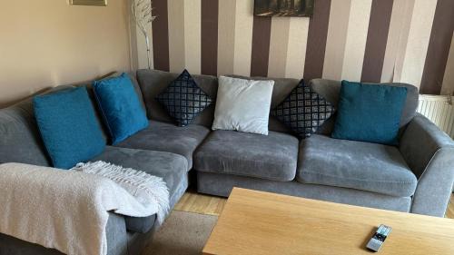 Huntingdon House | Huntingdon walk to town centre, cosy, Free parking