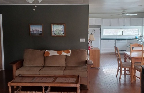 Hammond Apartment | Hurricane Joe's MarinanBlind Bay, NY