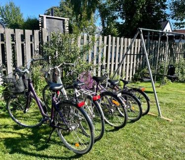Bunkeflostrand Villa | Hus med stor trädgård i lugn miljö nära havet