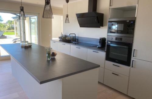 Falkenberg Villa | Hus nära havet i Olofsbo