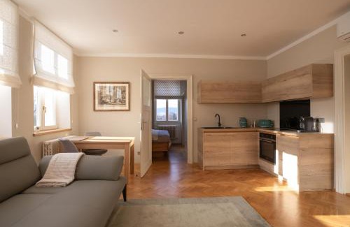 Liberec Apartment | Husova 87 Rosewood Suite