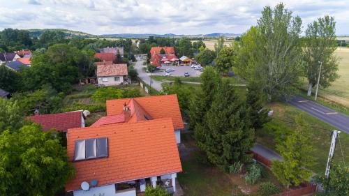 Orvenyes Apartment | Huszár vendégház