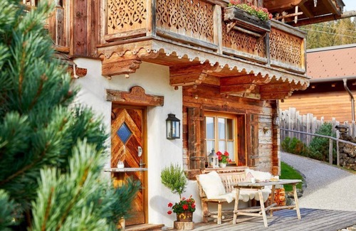 Hundsdorfl Apartment | Hut for 8-12 people (4 bedrooms, 4 bathrooms, 5 toilets) - Almdorf Flachau and Promi Alm