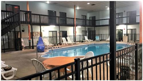 South Hutchinson Hotel | HutchiBell Hotel