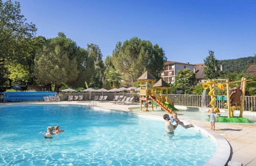 Beaulieu-sur-Dordogne RV Rental | Huttopia Beaulieu sur Dordogne