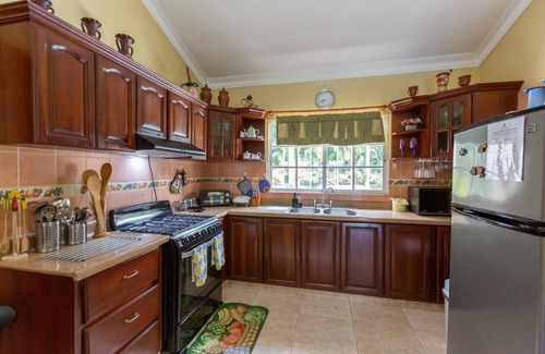 Bonao Villa | HutTub| DailyCleaning| Gacebo| BBQ| River