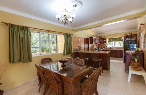 Bonao Villa | HutTub| DailyCleaning| Gacebo| BBQ| River