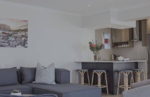 Melkbosstrand House | Huus Dejuna Family-friendly with private swimming pool and sea view