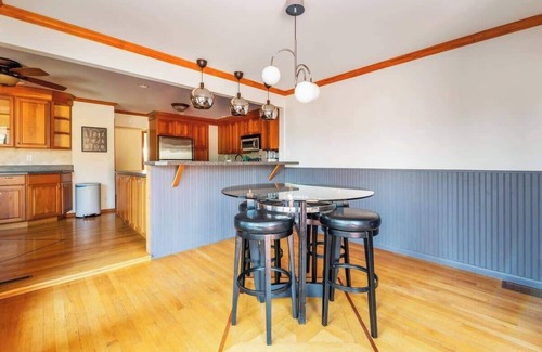 Poughkeepsie House | HV Spacious Retreat sleeps 13 w/Hot Tub