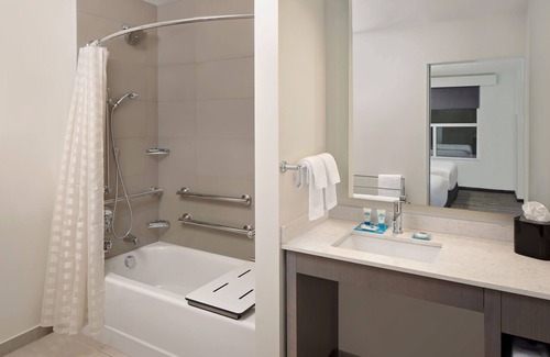 Florida Center Hotel | Hyatt House across from Universal Orlando Resort