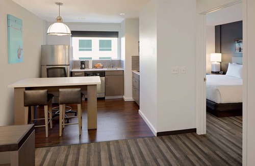 Irvine Business Complex Hotel | Hyatt House Irvine/John Wayne Airport