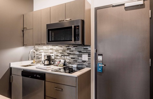 Winnipeg Hotel | Hyatt House Winnipeg-South/Outlet Collection