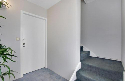 Lakes Entrance Apartment | Hybiscus Waterfront Apartments