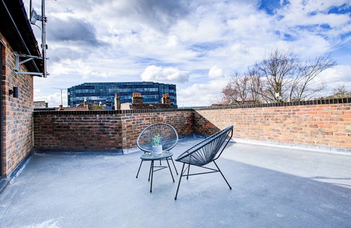 Hillingdon Apartment | Hybrid Resi - Uxbridge|2 Bed Apartment