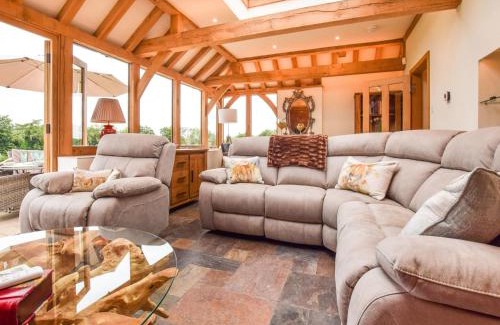 Minchinhampton House | Hyde Tyning Cottage