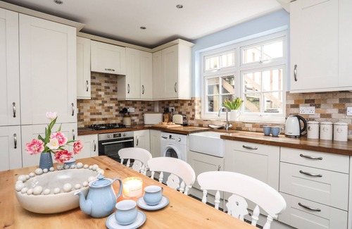 Borth-y-Gest Cottage | HYFRYDLE, family friendly, country holiday cottage in Borth-Y-Gest