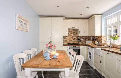 Borth-y-Gest Cottage | HYFRYDLE, family friendly, country holiday cottage in Borth-Y-Gest