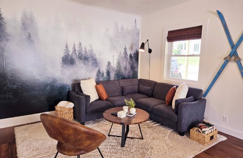 Little Valley House | Hygge Home in ski country - 4 bed, 2 bath family home