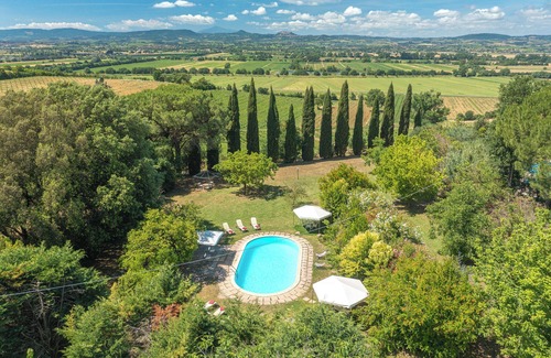 Ferretto Villa | I Cipressi, 5 bedrooms with pool near Cortona