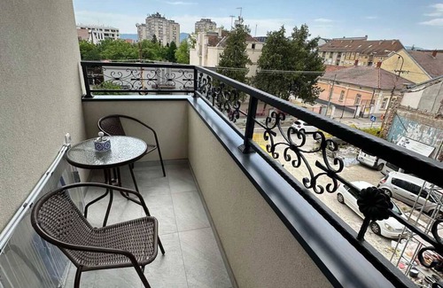 Kragujevac Apartment | I&I 3 Bedrooms Apartment I