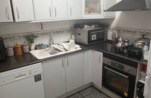 Granollers Condo | I rent a room with kitchen and bathroom close to Barcelona 25 km