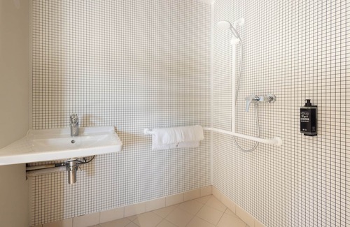 Plateau - Mont-Valerien Hotel | ibis budget Nanterre La Défense