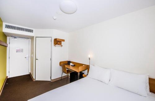 Mascot Hotel | ibis budget Sydney Airport