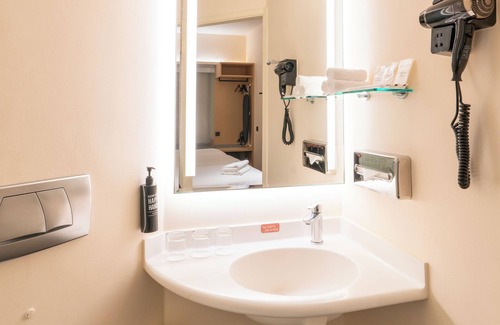 Bencoolen Hotel | ibis Singapore On Bencoolen