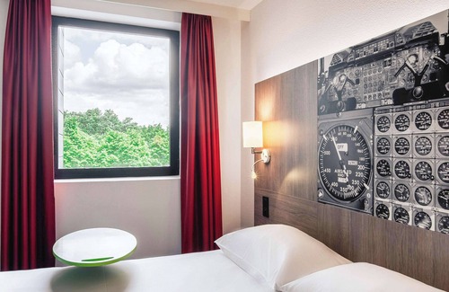 Pont des Demoiselles-Montaudran-La Terrasse Hotel | ibis Styles Toulouse Cite Espace