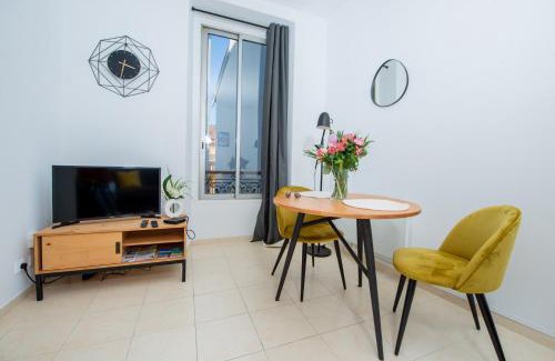 Centre Ville-Gare Apartment | Iconic Central Flat