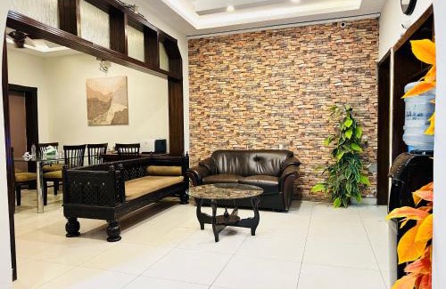 Loralai District Bed & Breakfast | Iconic Lodge