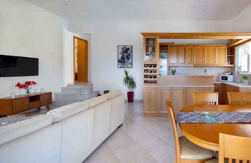 Makhairoi Villa | Iconic Villa with private pool and sea view