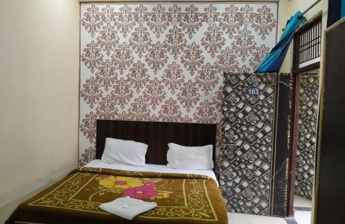 Knowledge Park III Hotel | ICY Yellow Kridha Expo Stay