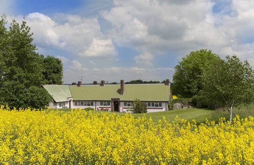 Castlemagner Cottage | Ideal Cottage To Explore Ireland's Scenic Southwest For Up To 5 Comfortably