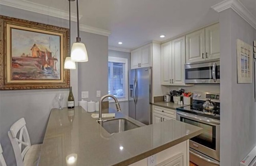 Tahoya Shores Condo | Ideal Couple, Small Family Getaway, Gorgeous Remodeled Condo Lakefront Complex w/Private Beach/Pool