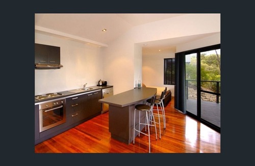 Hamelin Bay Ski Chalet | Ideal couples get away in a bush setting near Hamelin Bay Beach