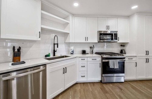 Mission Valley Apartment | Ideal family location | Mission Valley 1BR nr Parks