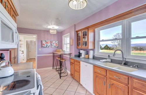 Arrington House | Ideal for a large family, few couples, or girlfriends to spend a long weekend/mountain getaway