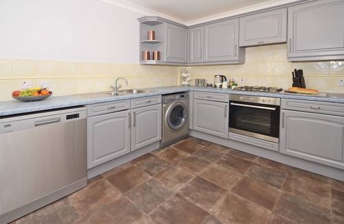 Forsbrook House | Ideal for Alton Towers, The Peak District, University Hospital and Derbyshire