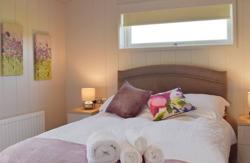 Newton Stewart Cottage | Ideal for couples or small families, Willow Lodge offers a relaxing haven in a beautiful part of Sco