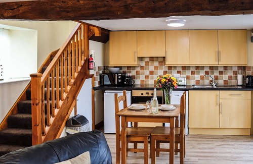 Cwmtirmynach Cottage | Ideal for couples or solo travellers, surrounded by glorious countryside views.