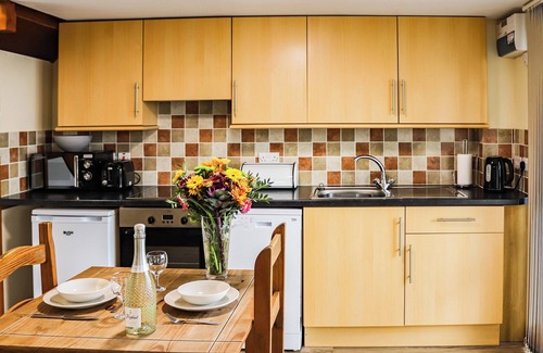 Cwmtirmynach Cottage | Ideal for couples or solo travellers, surrounded by glorious countryside views.