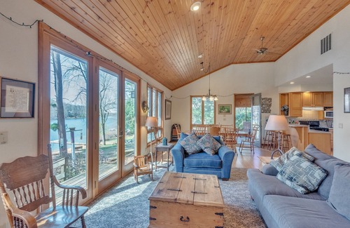 Grand Junction House | Ideal for family reunions! 5 bedrooms, 3 bathrooms, private beach.