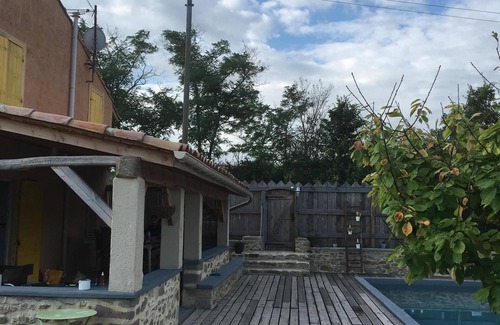 La Cassaigne House | ideal holiday with family, friends: Large bright loft-style house