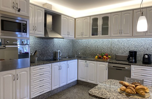 Santa Luzia House | Ideal house for families, with clear sea view