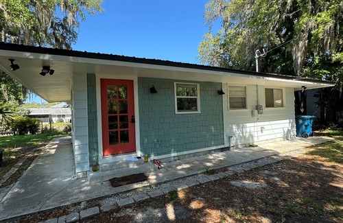 Weeki Wachee Gardens House | IDEAL LOCATION! Newly Renovated, Private Boat Ramp, Direct Access to the Gulf.