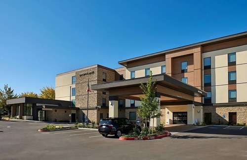 Sherwood - Tualatin North Hotel | Ideal Mix of Comfort and Value! Free Breakfast, Indoor Pool, Pets Allowed!