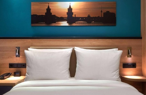 Mitte Hotel | Ideal Mix of Comfort and Value! 2 Centrally Located Units Steps Away From Berlin